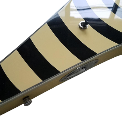 Custom Crown Bullseye Zakk Wylde Bullseye Cream Tremolo Flying V Guitar - Image 10