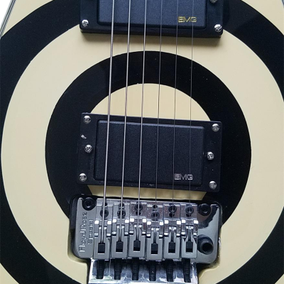 Custom Crown Bullseye Zakk Wylde Bullseye Cream Tremolo Flying V Guitar - Image 7