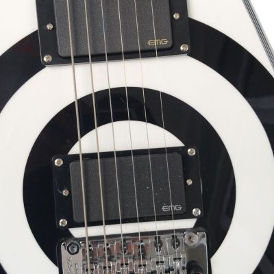 Custom Crown Bullseye Zakk Wylde Bullseye Classic Cream White Tremolo Flying V Guitar - Image 8