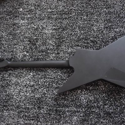 Custom Obsidian Hetfield JH2 Matte Black Diamond Plate Explorer Deer Skull Guitar - Image 9
