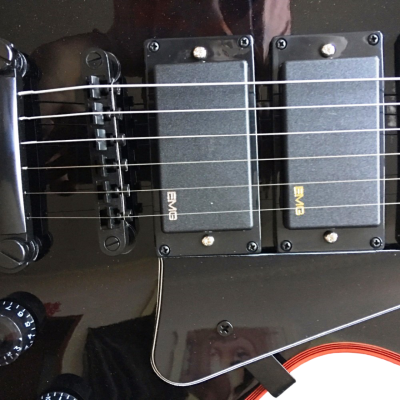Custom Crown Gloss Black with Crimson Red Binding 6 String Electric Guitar 3 Pickups - Image 5