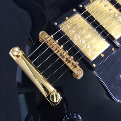 Custom Crown Peter Frampton Black Beauty 6 String Electric Guitar 3 Pickups Yellow Bindings - Image 4