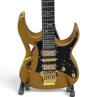 Custom Axis SVAI Utopia Gold Finish Floyd Rose Tremolo Pia 6 String Electric Guitar